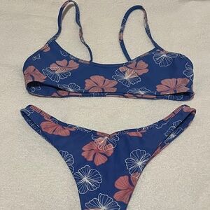 Benoa swim blue crush set